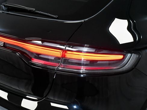 Used 2025 Porsche Macan image 81