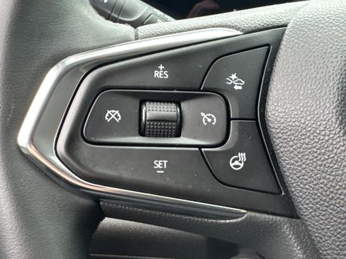 Used 2025 Chevrolet Trax LT w/ Driver Confidence Package image 21