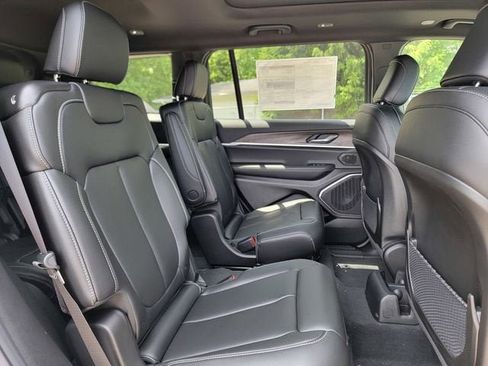 New 2026 Jeep Grand Cherokee L Limited AWD/4WD image 23