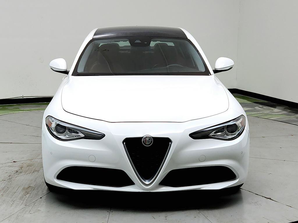 Used 2018 Alfa Romeo Giulia Ti w/ Quick Order Package 22X Lusso AWD/4WD image 2
