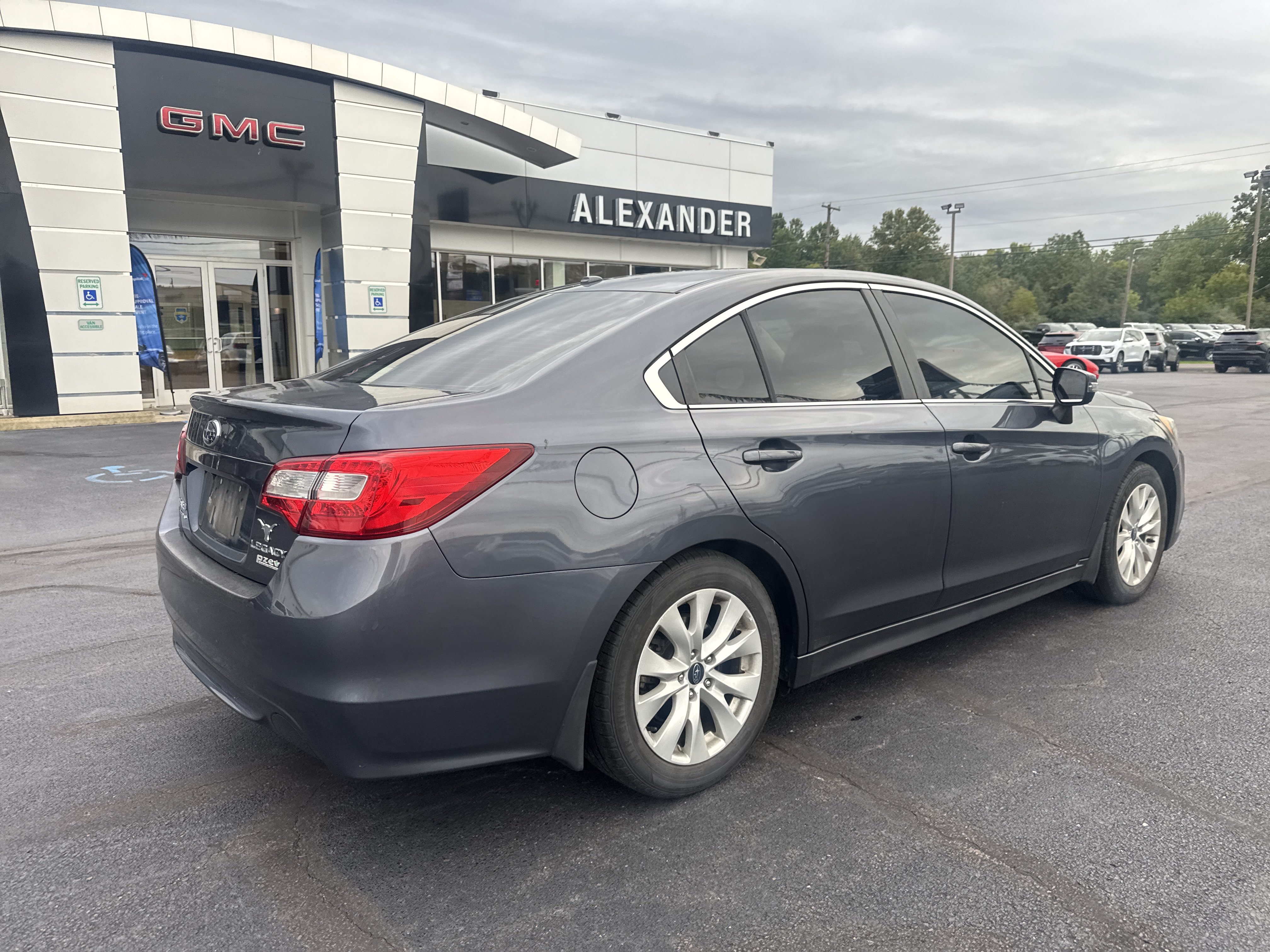 Used 2015 Subaru Legacy 2.5i Premium AWD/4WD image 3