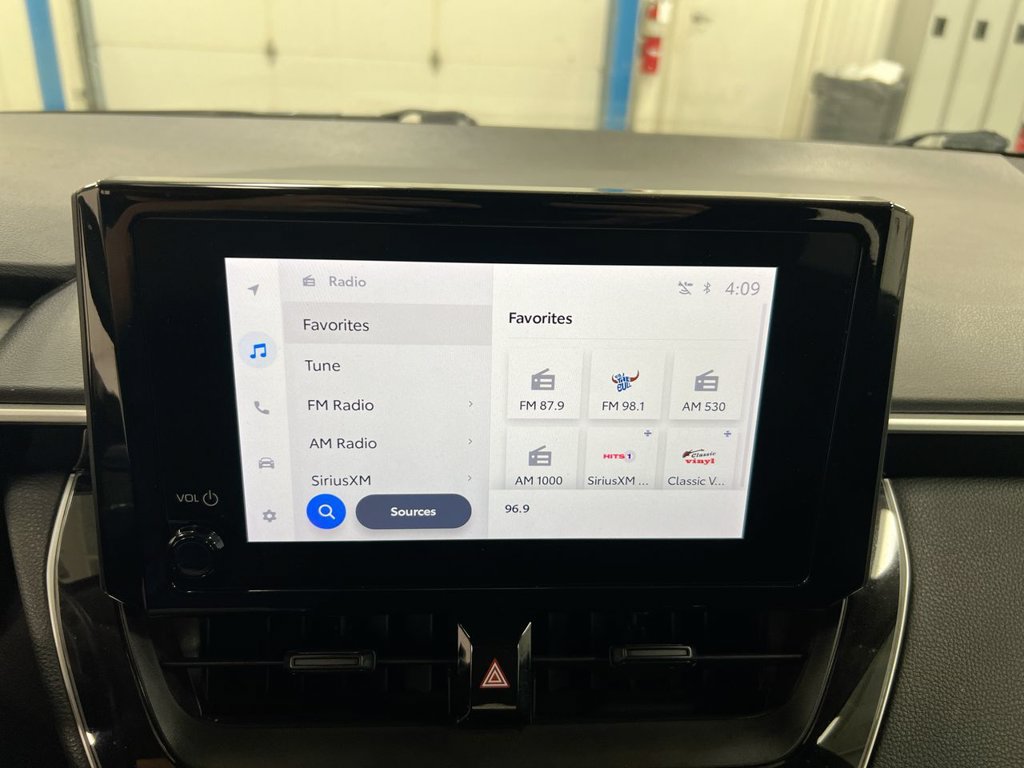 Used 2025 Toyota Corolla LE FWD image 14