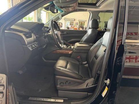 Used 2020 Chevrolet Suburban Premier w/ Max Trailering Package AWD/4WD image 8