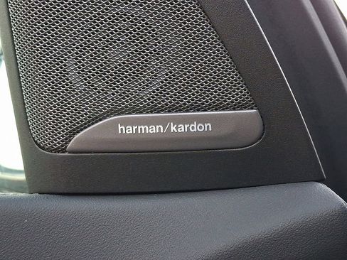 Used 2025 BMW X5 M60i w/ Climate Comfort Package image 21