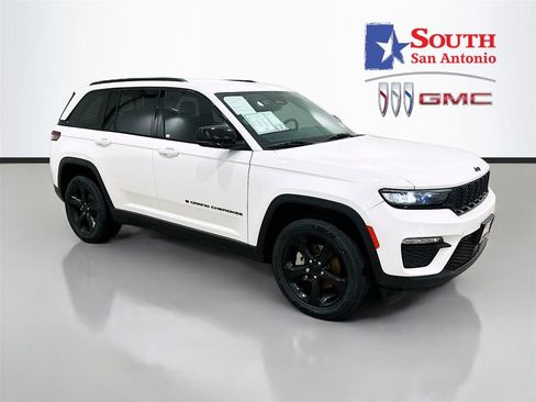 Used 2023 Jeep Grand Cherokee Limited w/ Black Appearance Package AWD/4WD image 1