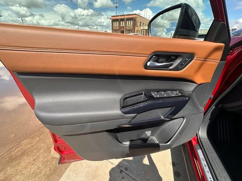 New 2026 Nissan Pathfinder Platinum AWD/4WD image 13