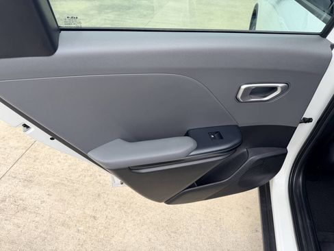 Used 2025 Kia K4 FWD image 14