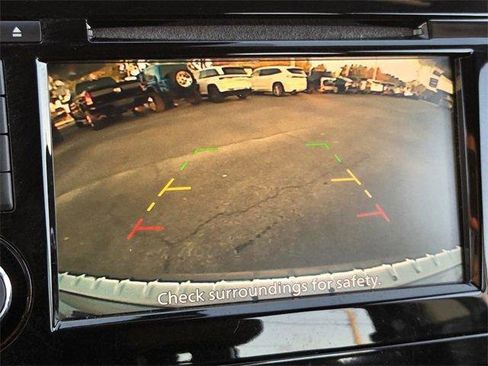 Used 2020 Nissan Rogue Sport S image 19