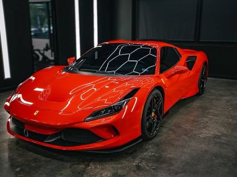 Used 2021 Ferrari F8 Tributo RWD image 2