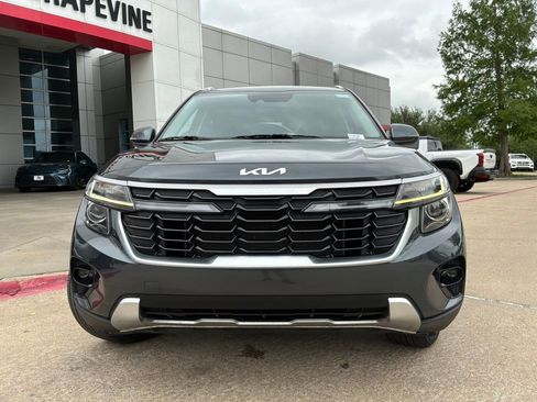 Used 2025 Kia Seltos S image 3