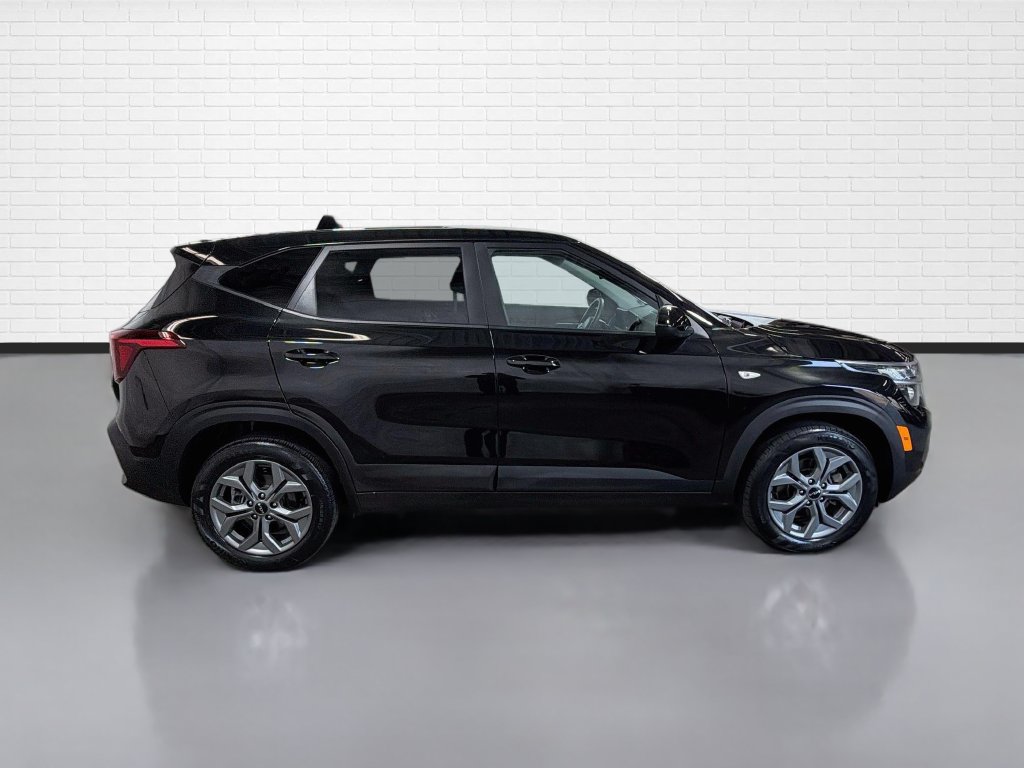 Used 2025 Kia Seltos LX AWD/4WD image 10