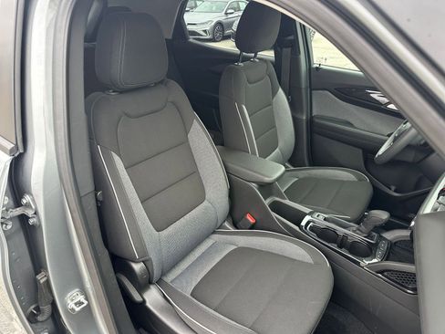 Used 2025 Chevrolet TrailBlazer LT image 34