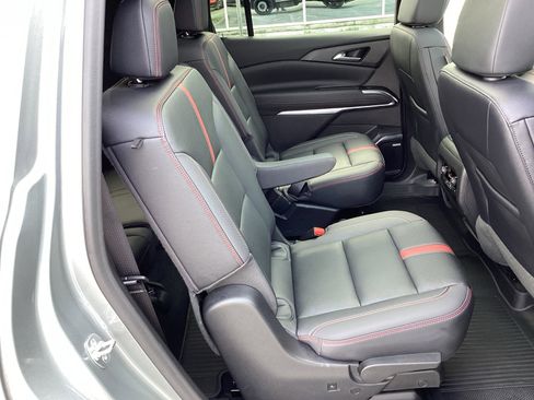 Used 2024 Chevrolet Traverse RS w/ LPO, Floor Liner Package image 21