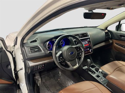 Used 2019 Subaru Outback 3.6R Touring w/ Popular Package #3A image 9