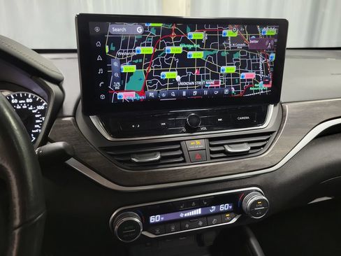 Used 2023 Nissan Altima 2.5 SL FWD image 18