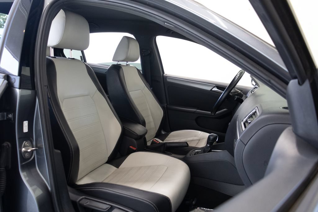 Used 2016 Volkswagen Jetta Sport FWD image 21