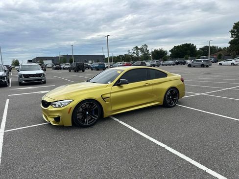 Used 2017 BMW M4 Coupe RWD image 12