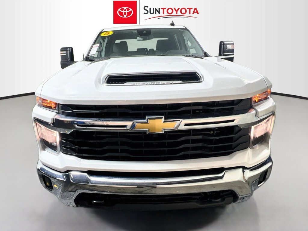Used 2025 Chevrolet Silverado 2500 LT w/ Convenience Package AWD/4WD image 8