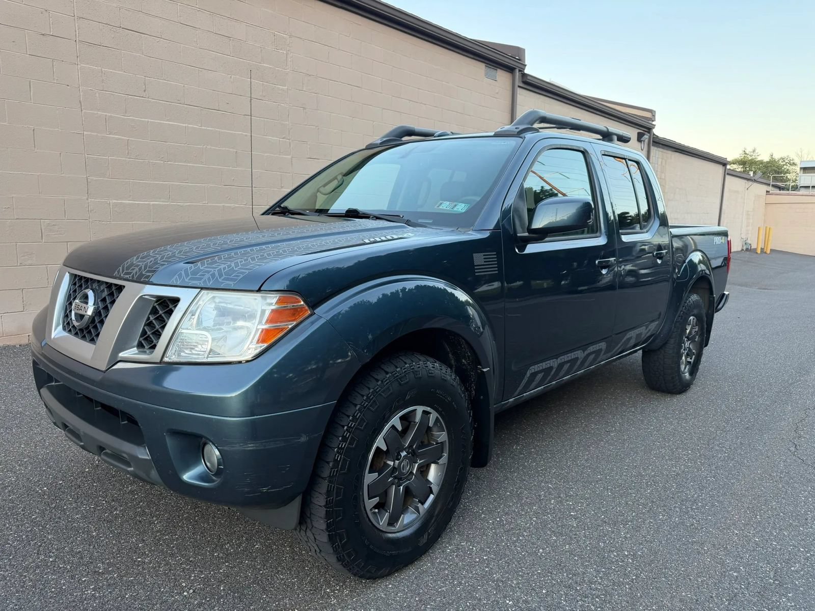 Used 2014 Nissan Frontier PRO-4X w/ Pro-4x Luxury Package AWD/4WD image 3