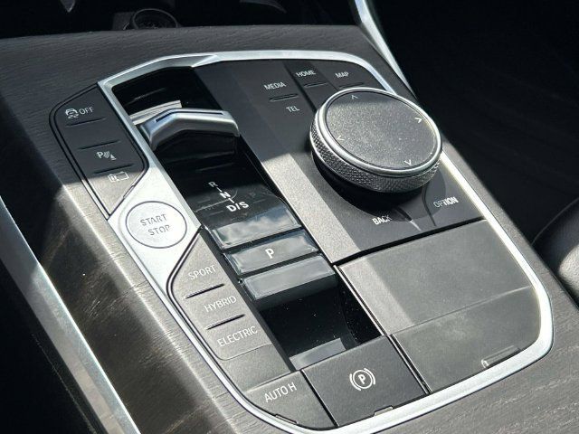 Used 2023 BMW 330e xDrive AWD/4WD image 38