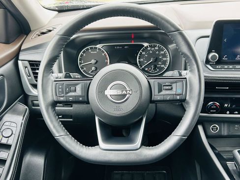 Used 2023 Nissan Rogue SV w/ SV Premium B Package AWD/4WD image 16