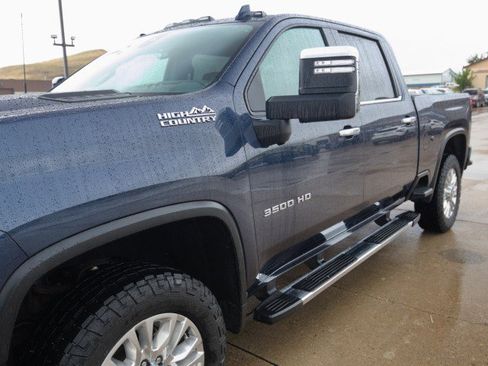 Used 2021 Chevrolet Silverado 3500 High Country w/ Technology Package image 8