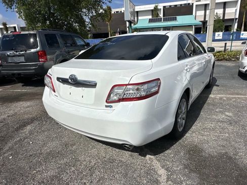 Used 2011 Toyota Camry Hybrid image 6