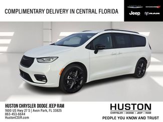 New 2026 Chrysler Pacifica Select w/ S Appearance Package video 1