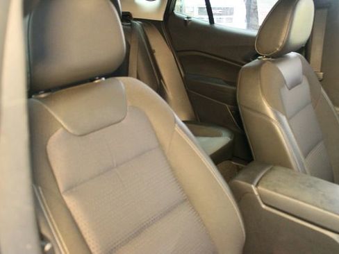 Used 2025 Chevrolet Trax LT image 11