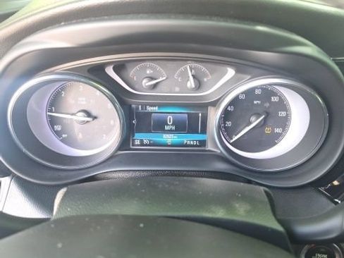 Used 2020 Buick Envision Essence FWD image 2