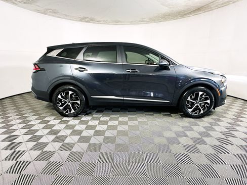 Used 2023 Kia Sportage EX image 2