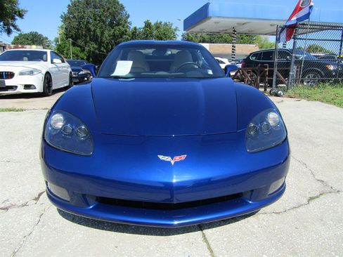 Used 2005 Chevrolet Corvette Coupe w/ Preferred Equipment Group RWD image 2