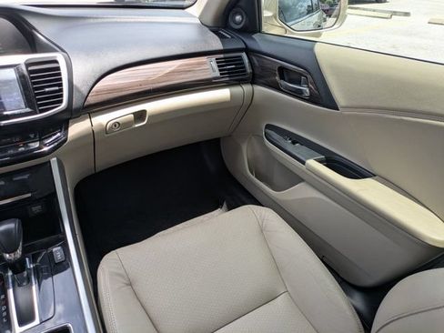 Used 2017 Honda Accord EX-L image 17