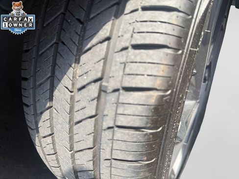 Used 2025 Hyundai Elantra SEL FWD image 19