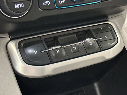 Used 2023 GMC Acadia SLT image 26