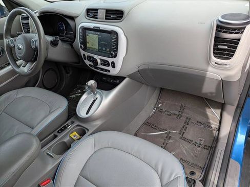 Used 2016 Kia Soul EV + image 21