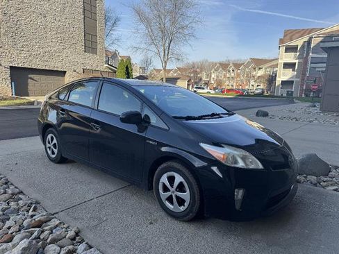 Used 2013 Toyota Prius Two image 2