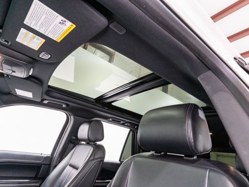 Used 2019 Ford Expedition Max XLT w/ Equipment Group 202A RWD image 16