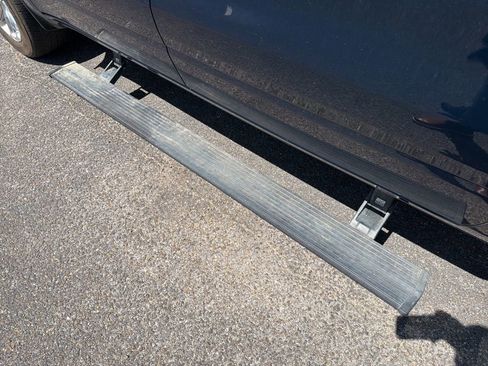 Used 2023 RAM 1500 Laramie image 15