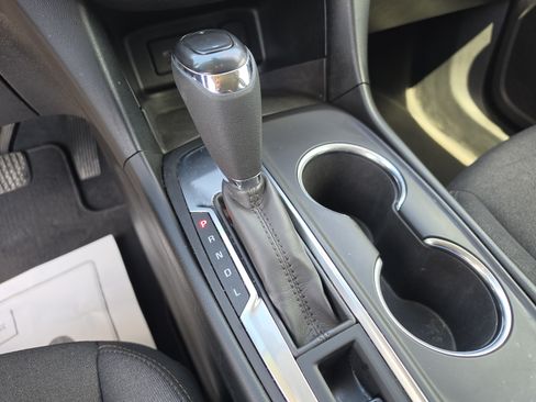 Used 2019 Chevrolet Equinox LT FWD image 29