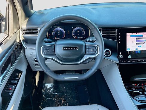 Certified 2025 Jeep Wagoneer L 4WD w/ HD Trailer Tow Package image 23