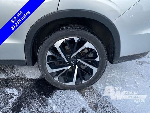Used 2023 Mitsubishi Outlander SE image 15
