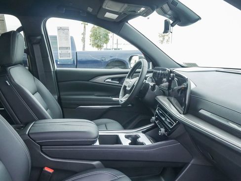 New 2026 Chevrolet Traverse LT w/ Driver Confidence Package FWD image 19