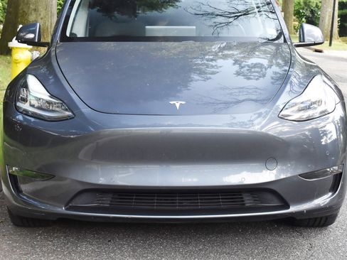 Used 2021 Tesla Model Y Long Range image 14