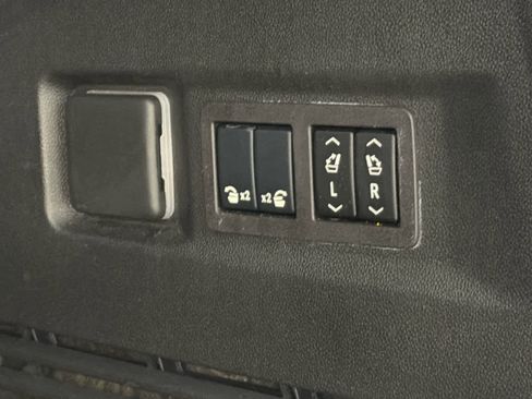 Used 2024 Chevrolet Tahoe Premier image 9