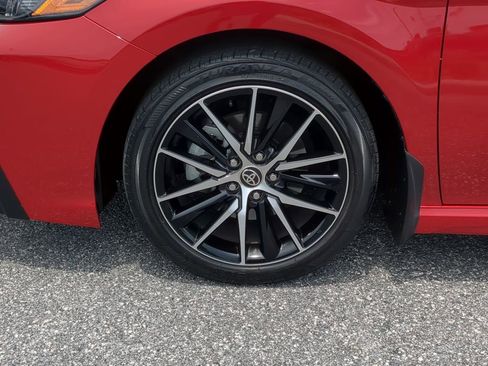 Used 2021 Toyota Camry SE image 19