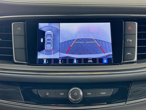 Used 2024 Buick Enclave Premium image 23