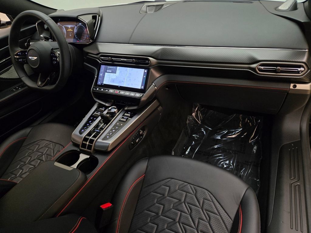 Used 2025 Aston Martin Vanquish RWD image 24