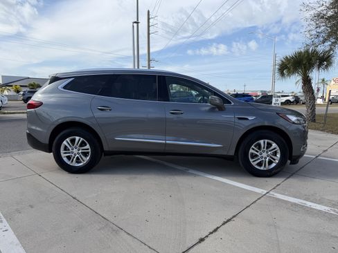 Used 2020 Buick Enclave Essence w/ Sound and Sites Package image 3