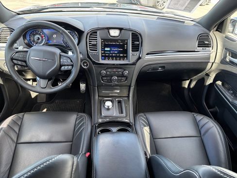 Used 2023 Chrysler 300 C image 20